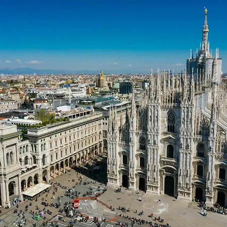 The Urban Wildlife - San Babila Duomo-2